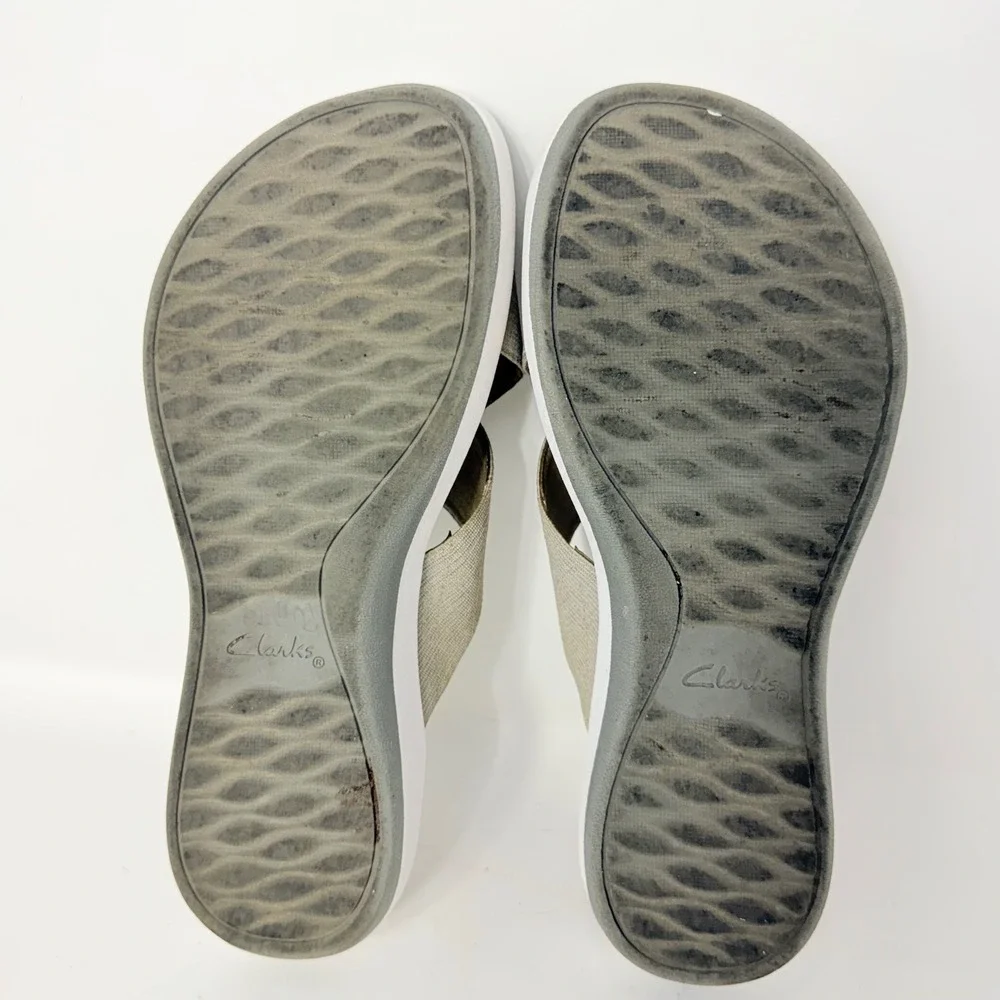 Clarks Cloudsteppers Arla Glison Women 8 M Taupe Metallic Elastic Slide Sandals